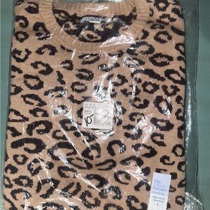 Croft & Barrow Tan and Black Leopard Print Sweater